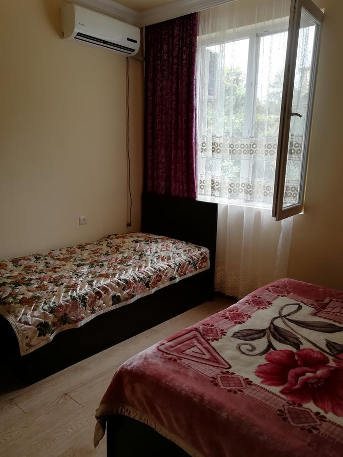 Gulnazi Andria Apartment Sarpi Exterior photo